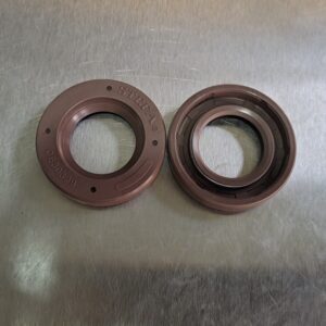 Production of agricultural oil seal skeleton oil seal Deere header oil seal fluorine rubber skeleton oil seal can be customized, china supplier good quality