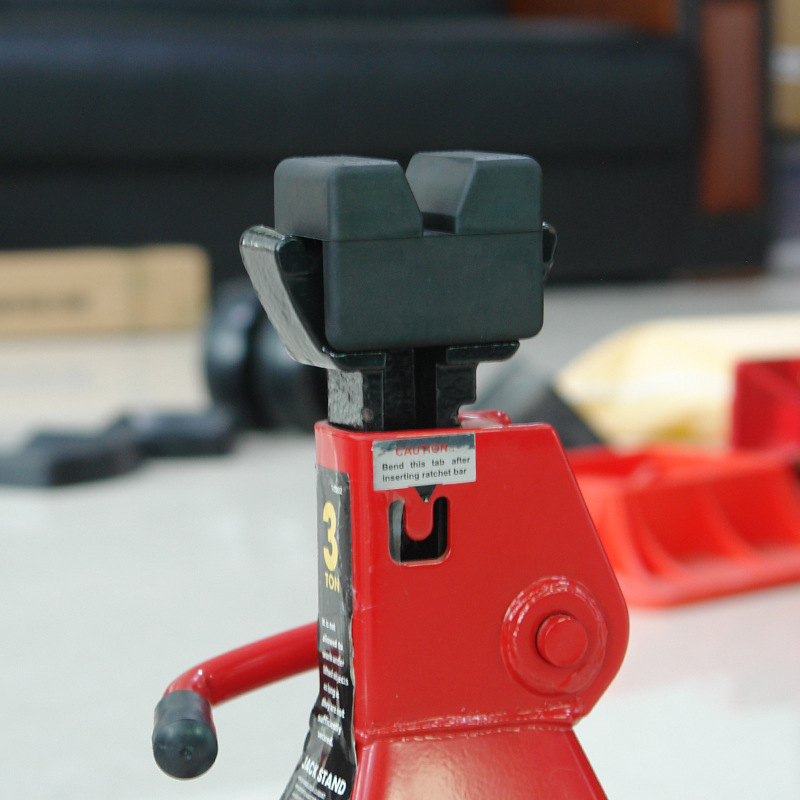 Four-corner rubber jack support pads