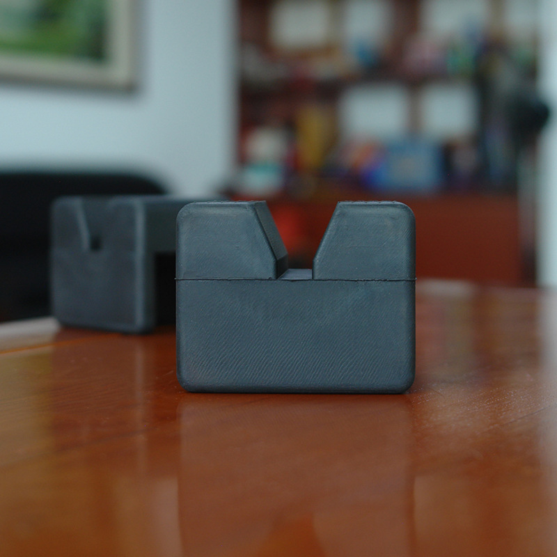 Four-corner rubber jack support pads