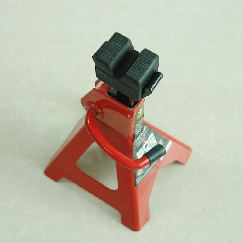 Four-corner rubber jack support pads