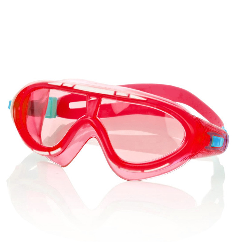 Swimming goggles